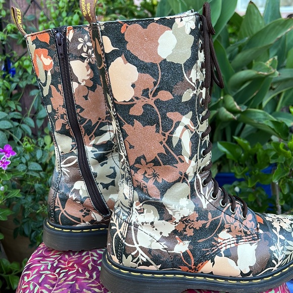 Dr. Martens Cerys Pointed Toe Floral 14 Eye Tall Boots - Picture 4 of 17